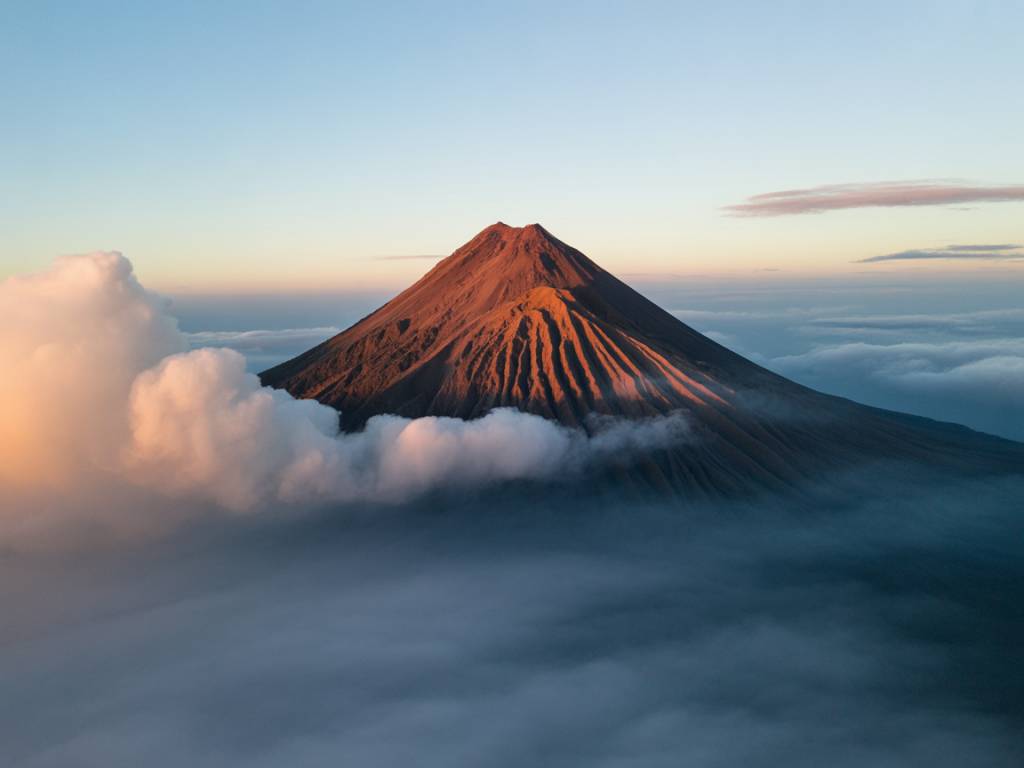 Ascension volcan indonésie : les meilleurs volcans à gravir en Indonésie